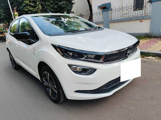 https://images10.gaadi.com/usedcar_image/4169194/original/processed_a2fc706a109bdb11e05fb666e0a5bb82.jpg?imwidth=6400