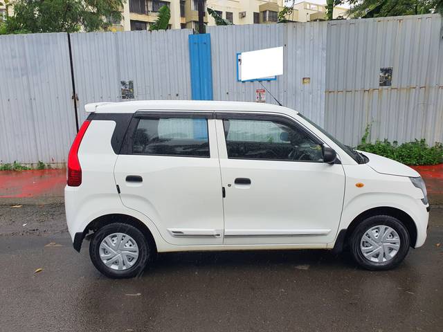 https://images10.gaadi.com/usedcar_image/4169251/original/processed_09f5f928c3926b91519faf7bf5e8de0c.jpg?imwidth=6401