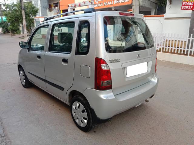 https://images10.gaadi.com/usedcar_image/4169281/original/processed_87dcb98d58b1c76664d1a79159c34462.jpg?imwidth=6402