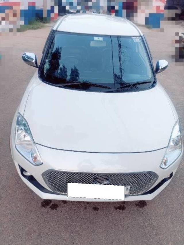 https://images10.gaadi.com/usedcar_image/4169335/original/processed_c4df8e22-6f95-4e0e-87ea-59a341bba7d3.jpg?imwidth=6402