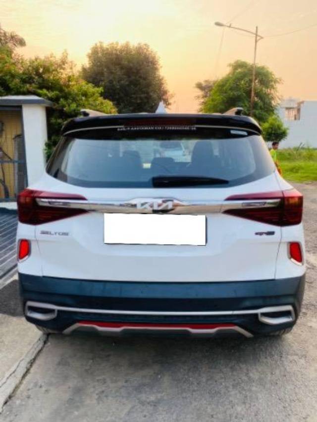 https://images10.gaadi.com/usedcar_image/4169349/original/processed_0d530d17-4fb9-428d-824f-e1107622c043.jpg?imwidth=6401