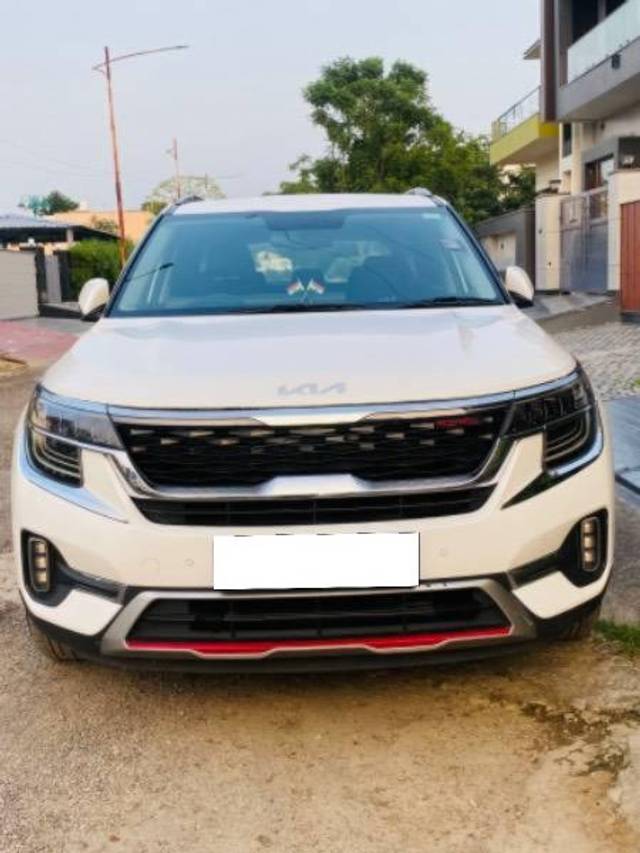 https://images10.gaadi.com/usedcar_image/4169349/original/processed_8486c812-e628-41ac-929e-dbcae639a2c6.jpg?imwidth=6402