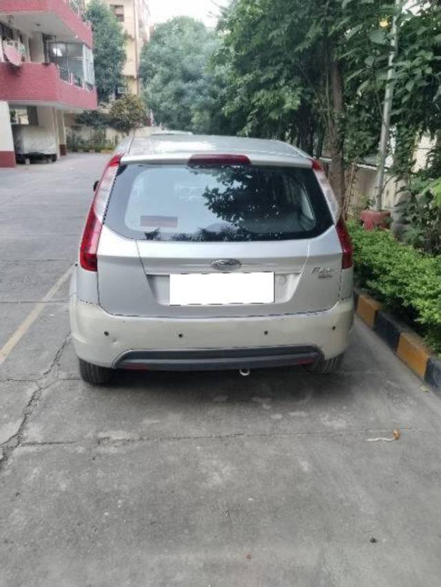 https://images10.gaadi.com/usedcar_image/4169374/original/processed_4db02a71-3ae6-495d-9414-50a663612415.jpg?imwidth=6401