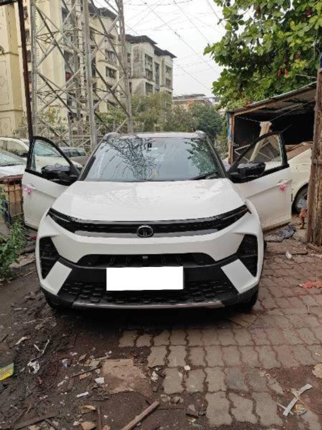 https://images10.gaadi.com/usedcar_image/4169404/original/processed_fe88c144-da51-4bea-890e-bde5b137a832.jpg?imwidth=6401