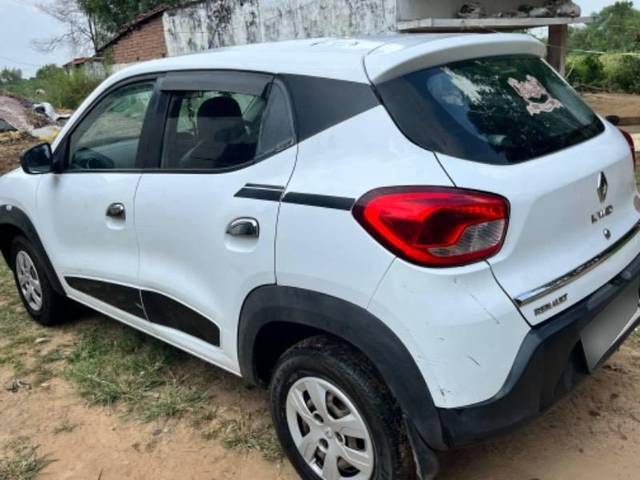 https://images10.gaadi.com/usedcar_image/4169500/original/processed_36acdbd7-3cbf-46e6-b288-8956f9d3177f.jpg?imwidth=6402