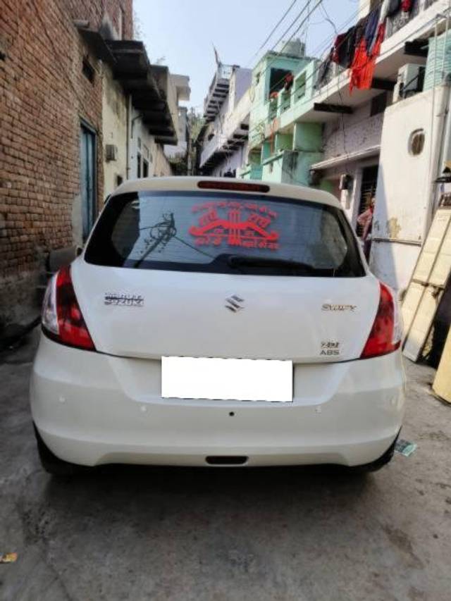 https://images10.gaadi.com/usedcar_image/4169685/original/processed_4d86cc1d-5313-4e09-95fa-ae4ce0b62972.jpg?imwidth=6401