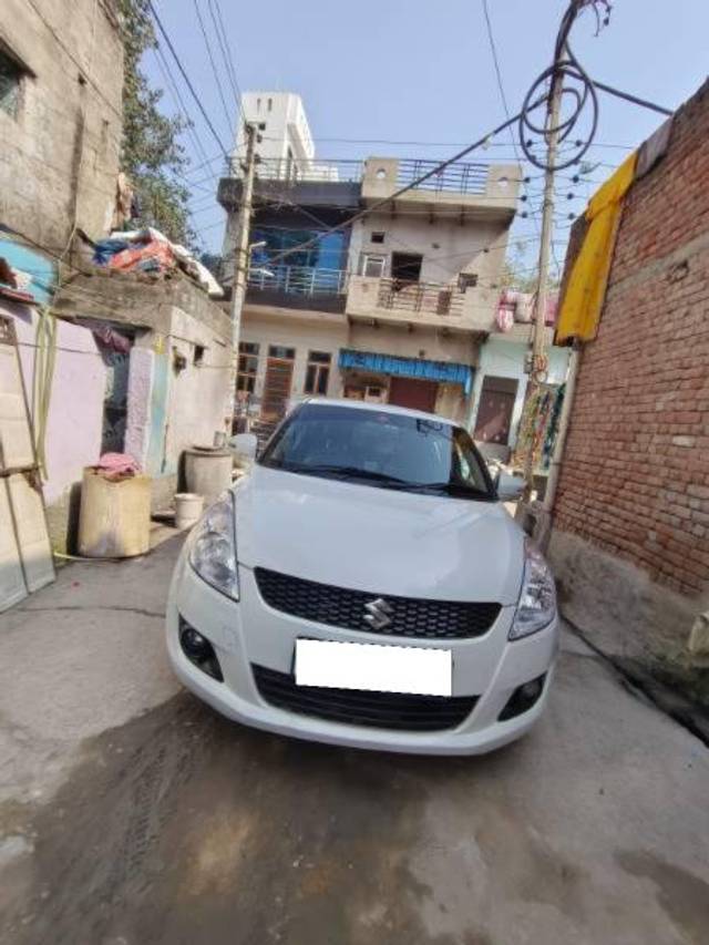 https://images10.gaadi.com/usedcar_image/4169685/original/processed_a7e35c4a-2fc5-4be9-a232-43f0cd78e156.jpg?imwidth=6400