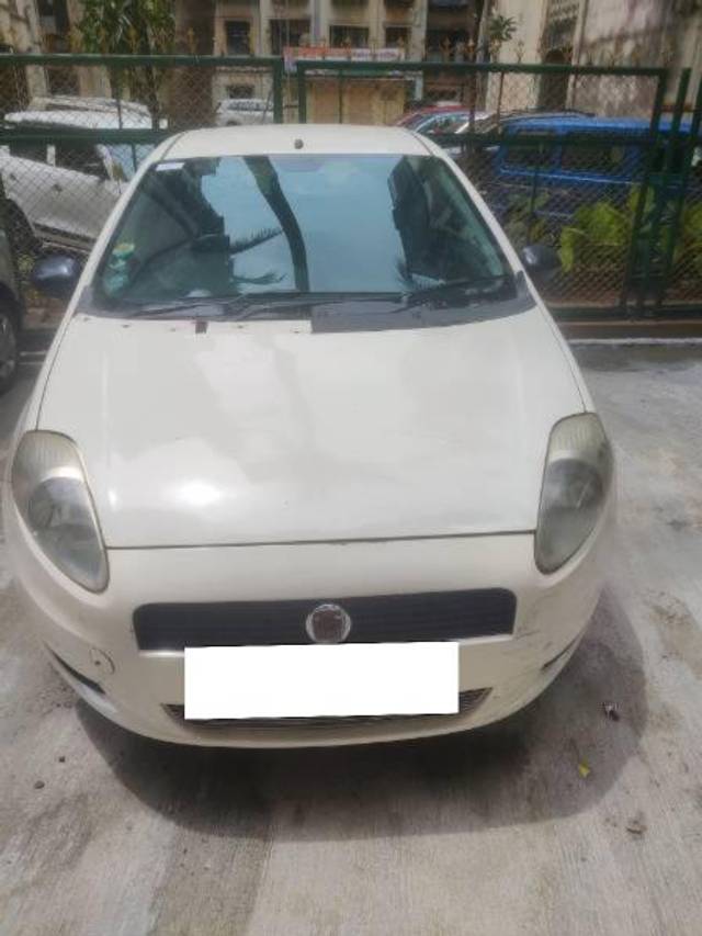 https://images10.gaadi.com/usedcar_image/4169708/original/processed_a1187cc8-1475-40db-8207-3724462cb7b6.jpg?imwidth=6400