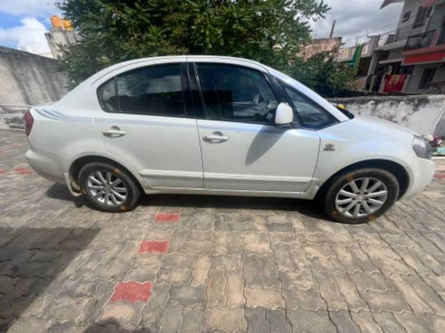 https://images10.gaadi.com/usedcar_image/4169854/original/processed_57fdd1b5-87d5-410a-987e-8b41a2512288.jpeg?imwidth=6401