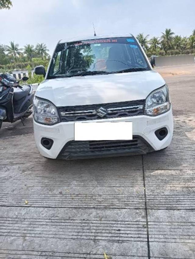 https://images10.gaadi.com/usedcar_image/4169856/original/processed_c96d227a-fe14-4dbe-8562-3b50803bcf37.jpg?imwidth=6402