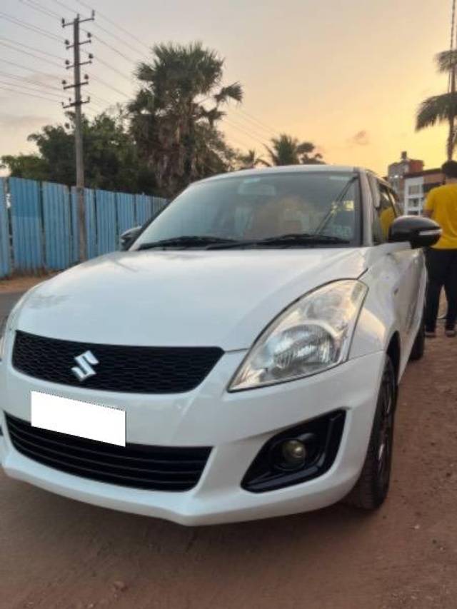 https://images10.gaadi.com/usedcar_image/4169918/original/processed_1f2b8a76-7fd6-4e56-aa25-66f08767df45.jpeg?imwidth=6400