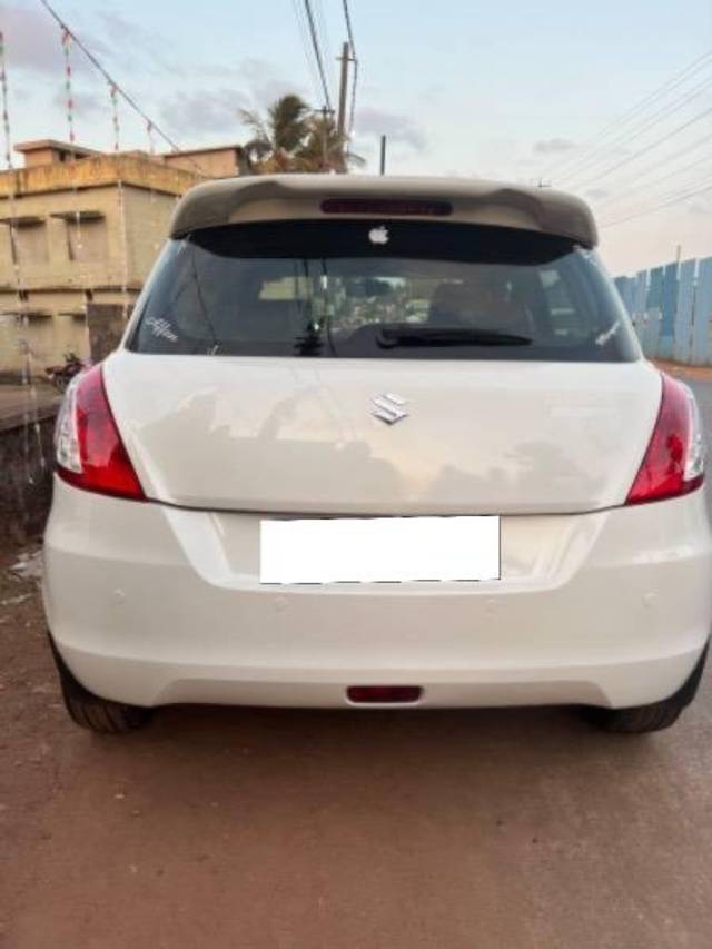 https://images10.gaadi.com/usedcar_image/4169918/original/processed_91dc52a7-4a9a-4dac-a43a-318b1439995b.jpeg?imwidth=6401