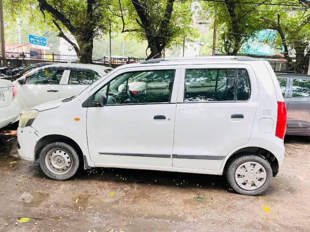 https://images10.gaadi.com/usedcar_image/4169929/original/processed_2eb5eca5-61b2-4d7b-8364-ec6506096399.jpg?imwidth=6400