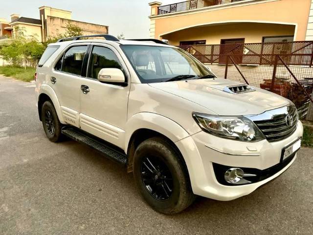 https://images10.gaadi.com/usedcar_image/4169942/original/processed_9aeb7216-dac7-45b9-9dd4-6a6b019cae35.jpg?imwidth=6400