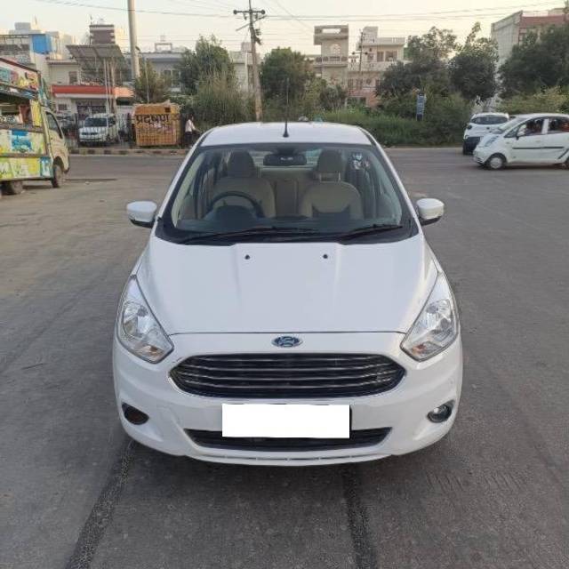 https://images10.gaadi.com/usedcar_image/4169948/original/processed_b86d5ce3-e8b4-41c4-b6cc-68ea51d44038.jpg?imwidth=6400