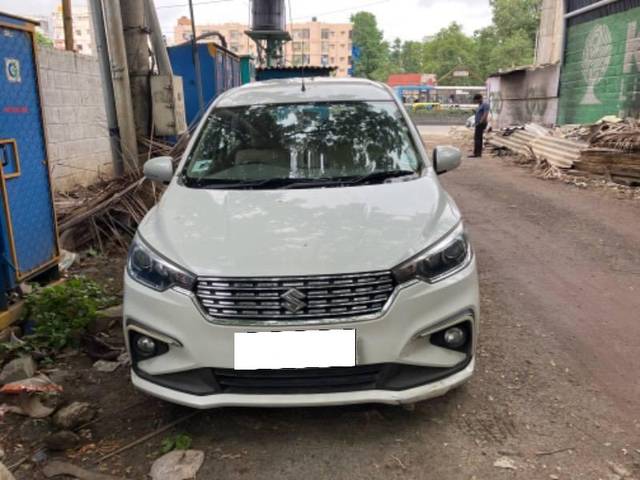 https://images10.gaadi.com/usedcar_image/4169960/original/processed_d98414dc-be57-4bba-94af-373ab2da2562.jpeg?imwidth=6402