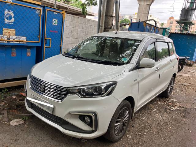 https://images10.gaadi.com/usedcar_image/4169964/original/processed_b90f6489-caf7-4ae5-a18c-1ac3500ac923.jpeg?imwidth=6400