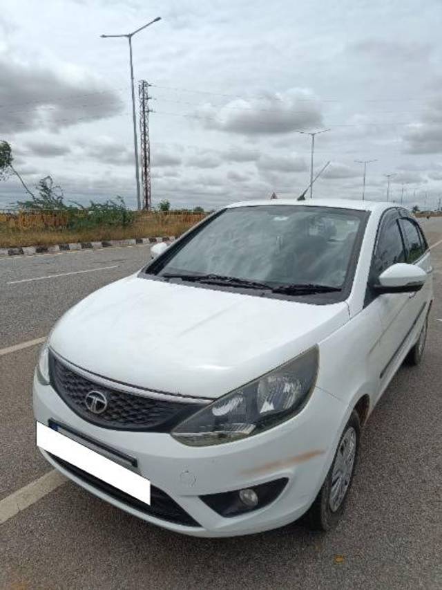 https://images10.gaadi.com/usedcar_image/4169979/original/processed_d2d1db72-7140-47f6-94c2-d92ea9918097.jpg?imwidth=6402