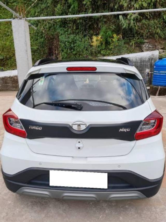 https://images10.gaadi.com/usedcar_image/4170031/original/processed_923badd7-51d3-4a70-a054-09776eedc62e.jpg?imwidth=6402