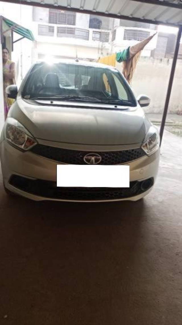 https://images10.gaadi.com/usedcar_image/4170069/original/processed_a8a9743c-4bf1-4023-a62a-24d351250415.jpg?imwidth=6400