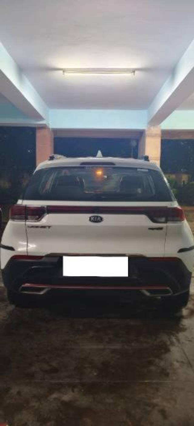 https://images10.gaadi.com/usedcar_image/4170070/original/processed_57736983-b124-4e5b-be78-a9c0b82df3cb.jpg?imwidth=6401