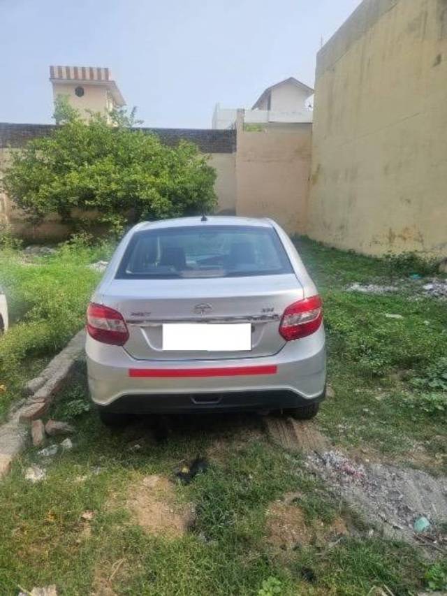 https://images10.gaadi.com/usedcar_image/4170129/original/processed_0ff39b34-4303-4386-a44e-f0bca013e80d.jpeg?imwidth=6401