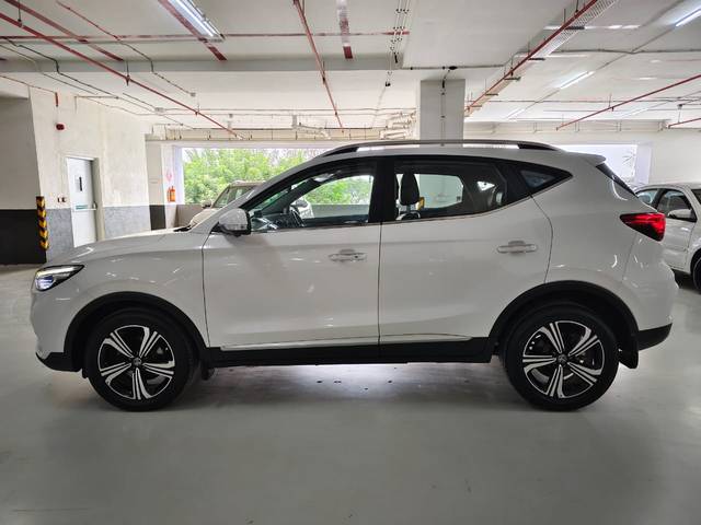 https://images10.gaadi.com/usedcar_image/4170132/original/e5dc4b411c7e4cc8e7b593a521960862.jpg?imwidth=6402