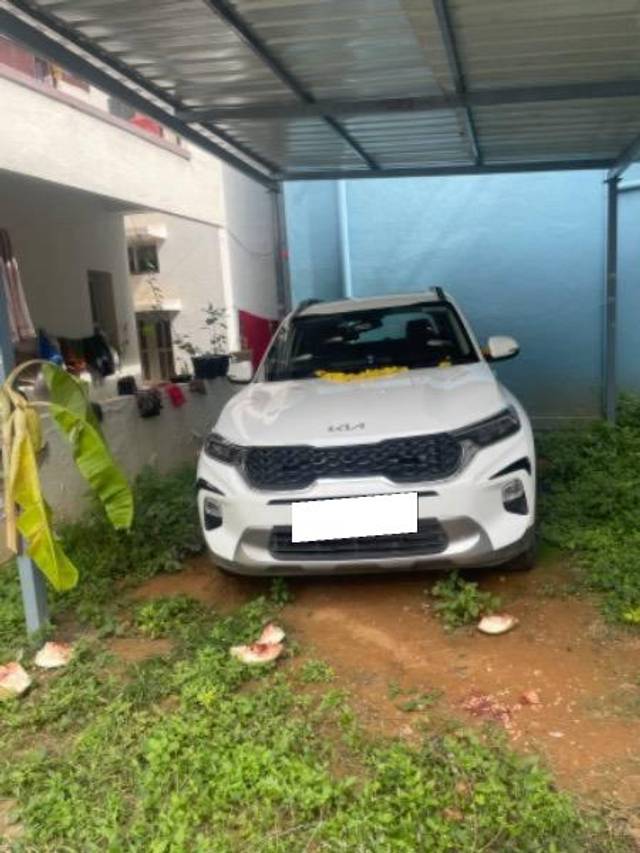 https://images10.gaadi.com/usedcar_image/4170150/original/processed_23d1e0c3-bed3-4ccf-aff5-5e0c6f8413f9.jpg?imwidth=6400