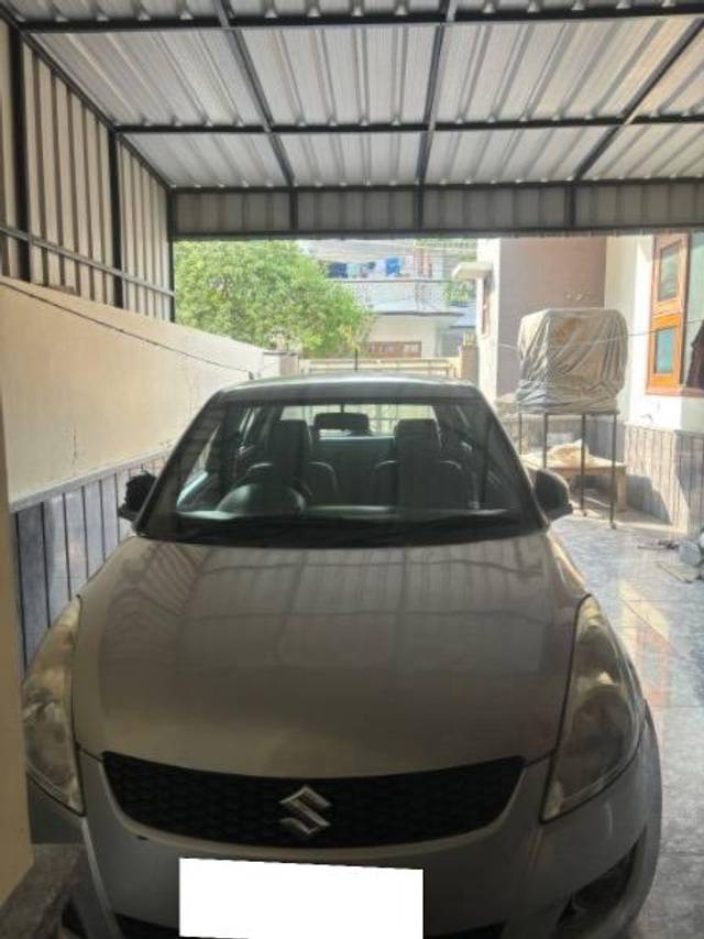 https://images10.gaadi.com/usedcar_image/4170239/original/processed_c9eb6888-3068-4833-9eb9-e01a510dcd6d.jpg?imwidth=6402