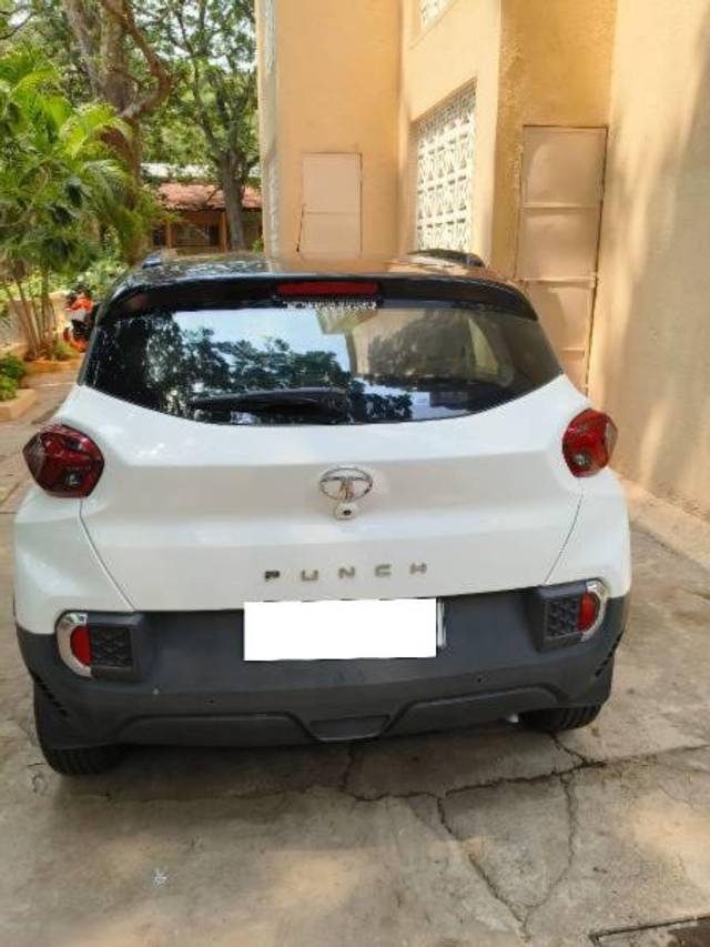 https://images10.gaadi.com/usedcar_image/4170389/original/processed_15e1d9de-d9b9-4fa3-93e2-9fb29fc4aa41.jpg?imwidth=6401