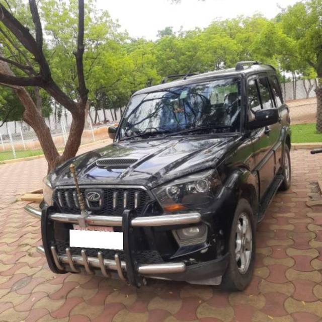 https://images10.gaadi.com/usedcar_image/4170392/original/processed_91759e24-f386-467d-9016-41e1377f4e72.jpg?imwidth=6400