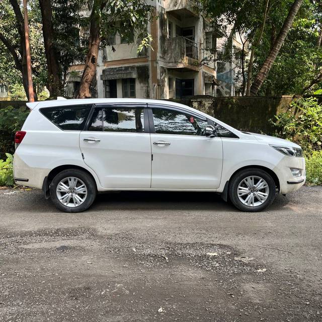 https://images10.gaadi.com/usedcar_image/4170420/original/fa12064ea3f80bb3bbfd57fd06fb0e16.jpg?imwidth=6401