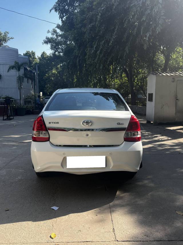 https://images10.gaadi.com/usedcar_image/4170442/original/processed_6f938027ebc8884490198f8dd0699578.jpeg?imwidth=6402