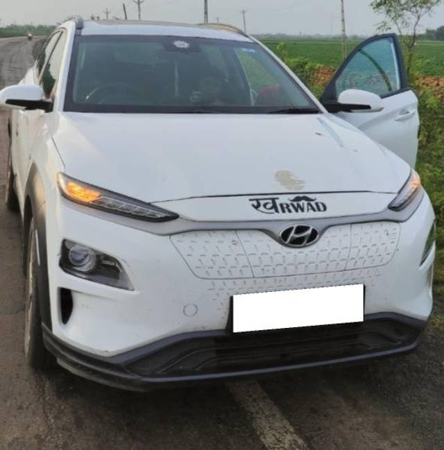 https://images10.gaadi.com/usedcar_image/4170499/original/processed_a50f3bb3-ee86-440d-8b36-8a58d999f82e.jpg?imwidth=6400