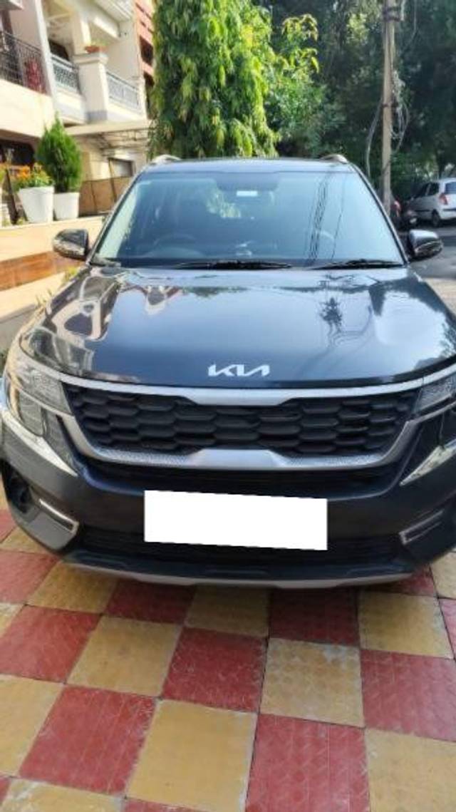 https://images10.gaadi.com/usedcar_image/4170615/original/processed_b884f25a-1ee1-4af8-8a2f-9434dd26f633.jpg?imwidth=6402