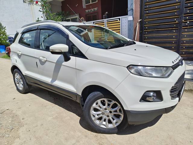 https://images10.gaadi.com/usedcar_image/4170666/original/processed_b2810f67d59f46c4d6d55a88fd082a70.jpg?imwidth=6400