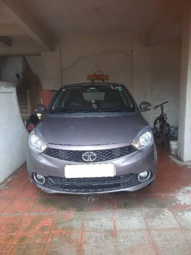 https://images10.gaadi.com/usedcar_image/4170769/original/processed_f77e7129-a0a4-4e9c-86aa-2be365760faf.jpg?imwidth=6400