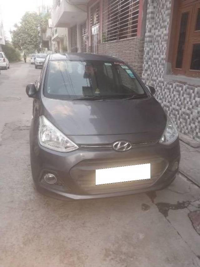 https://images10.gaadi.com/usedcar_image/4170789/original/processed_9c103284-27e3-48f9-9385-933888004b66.jpg?imwidth=6400