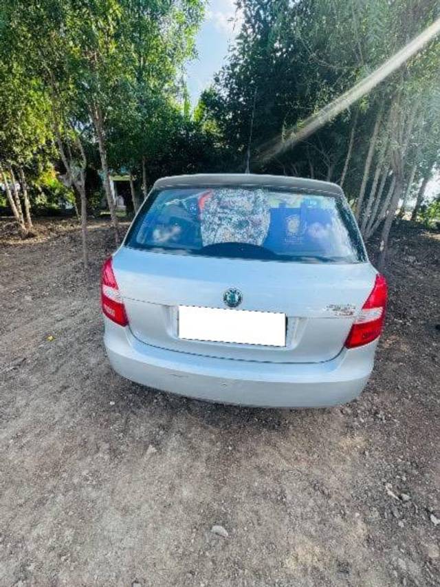 https://images10.gaadi.com/usedcar_image/4170813/original/processed_68c18c00-4cd5-4e96-a92c-2eccf0d2b30f.jpg?imwidth=6401