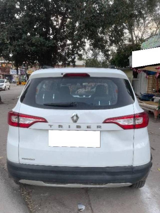 https://images10.gaadi.com/usedcar_image/4170885/original/processed_ce09f778-8f59-4469-9def-fc7cde01ef45.jpeg?imwidth=6402