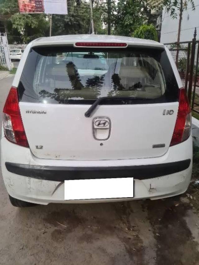 https://images10.gaadi.com/usedcar_image/4170887/original/processed_038373b6-a1bb-46ae-ab08-dd8385d1f348.jpg?imwidth=6401