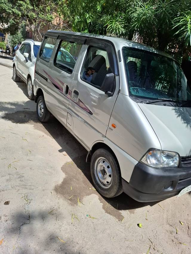 https://images10.gaadi.com/usedcar_image/4170894/original/eac95e7dab49474833c5fc18129fe0d5.jpeg?imwidth=6402