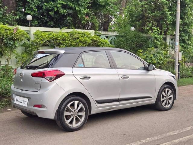 https://images10.gaadi.com/usedcar_image/4170962/original/processed_b295696626dd2cff44c4cbd31885486b.jpg?imwidth=6401