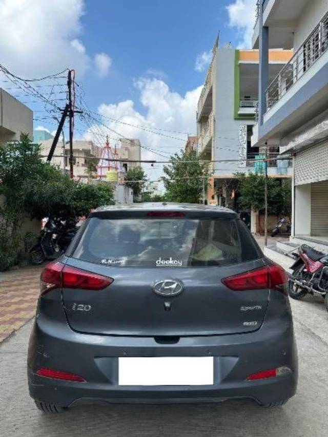 https://images10.gaadi.com/usedcar_image/4170997/original/processed_fbcefe4a-46bf-4bd5-948c-9805f758417c.jpg?imwidth=6401