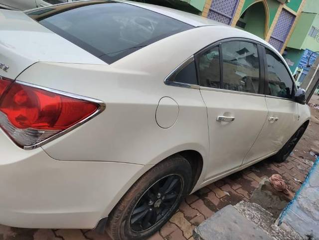 https://images10.gaadi.com/usedcar_image/4171011/original/processed_e9fd0e23-ee94-4c8e-a2d3-56e918d17304.jpg?imwidth=6400