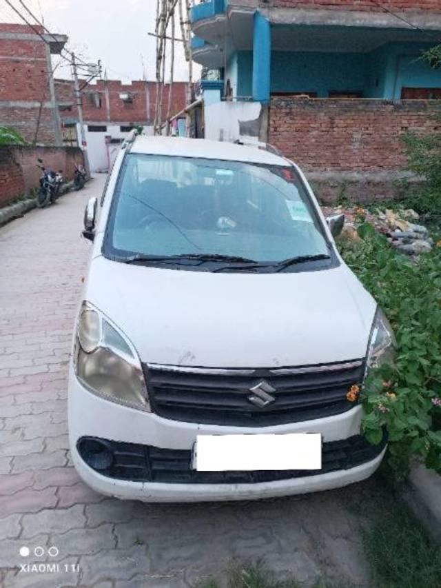 https://images10.gaadi.com/usedcar_image/4171037/original/processed_97dc73ab-7028-4ca4-bea0-3feae437a04d.jpg?imwidth=6400