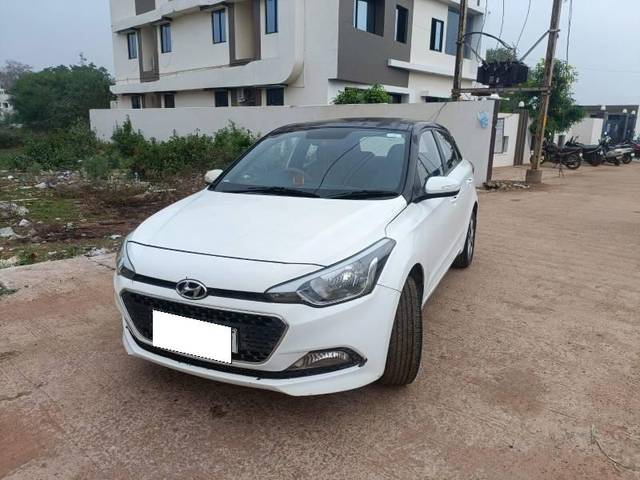 https://images10.gaadi.com/usedcar_image/4171125/original/processed_6b8f6796-749c-44f2-a4a4-dabfd61dda75.jpg?imwidth=6401