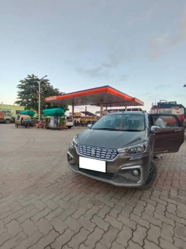 https://images10.gaadi.com/usedcar_image/4171142/original/processed_c2fa1620-fd74-4caa-b66b-11d91b0ce5de.jpg?imwidth=6401