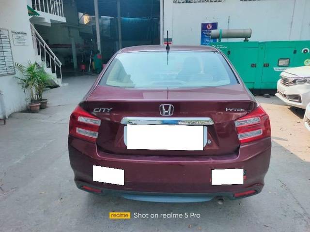 https://images10.gaadi.com/usedcar_image/4171184/original/processed_33329785-91d7-437c-bb52-a18acf09bae6.jpeg?imwidth=6402