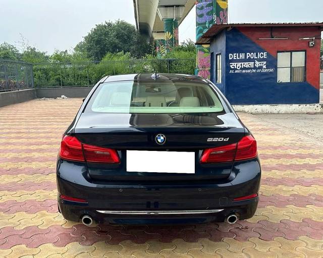 https://images10.gaadi.com/usedcar_image/4171187/original/processed_7a5fa1bad40d36134542570eff13d120.jpg?imwidth=6402